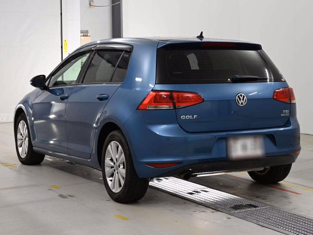 VOLKSWAGEN GOLF