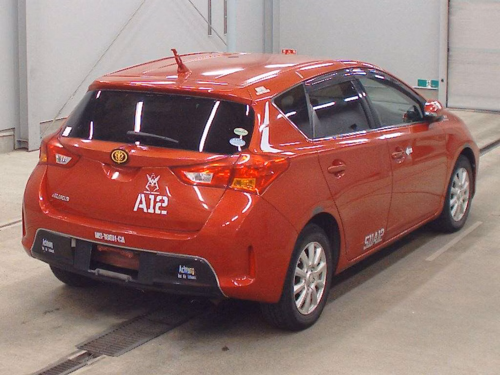 TOYOTA AURIS