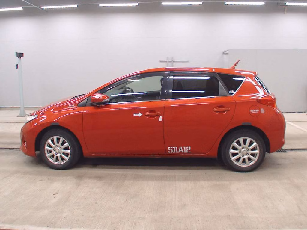 TOYOTA AURIS