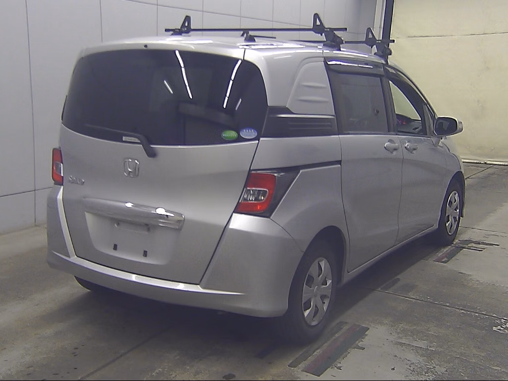 HONDA FREED SPIKE
