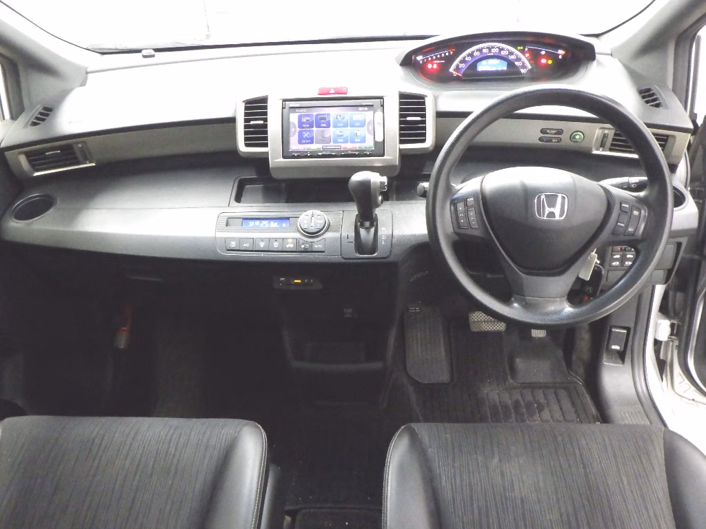 HONDA FREED SPIKE