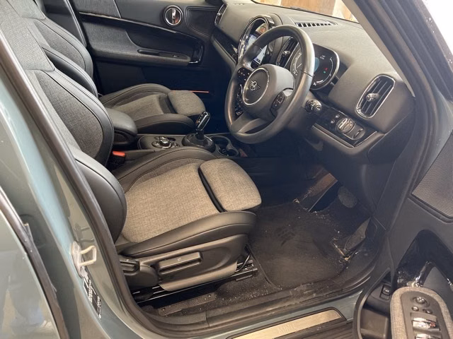 MINI CROSSOVER