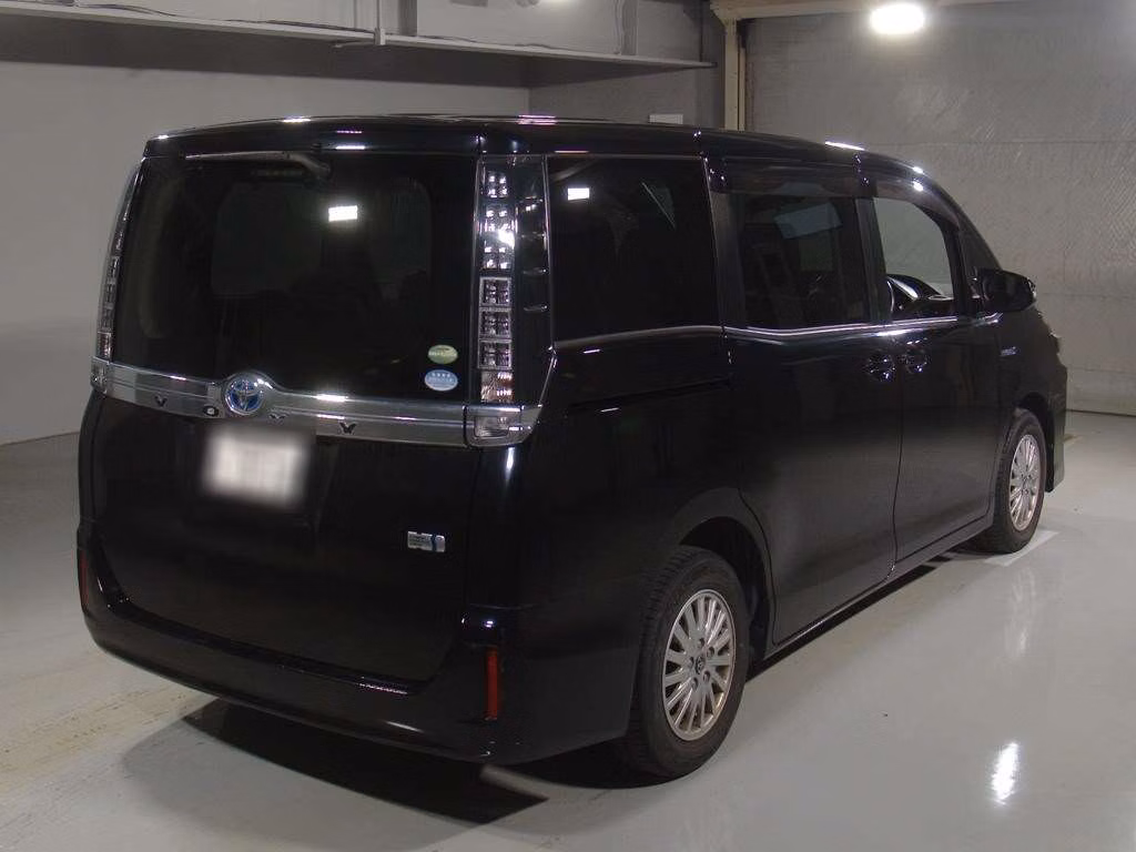 TOYOTA VOXY