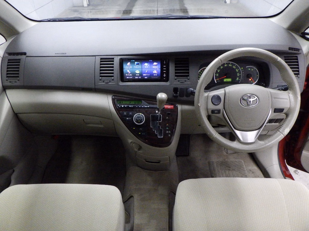 TOYOTA ISIS