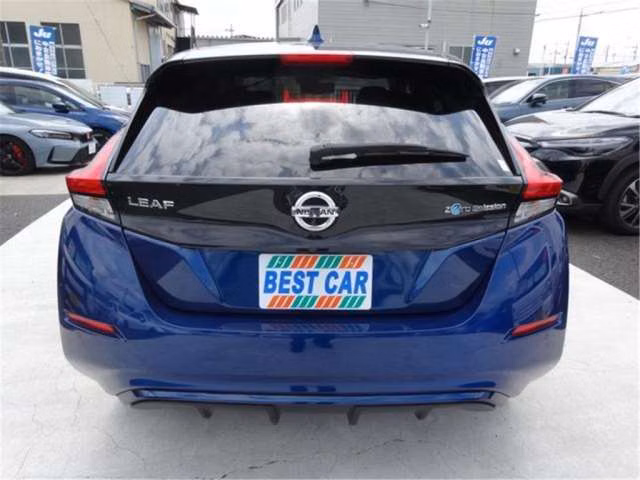 NISSAN LEAF