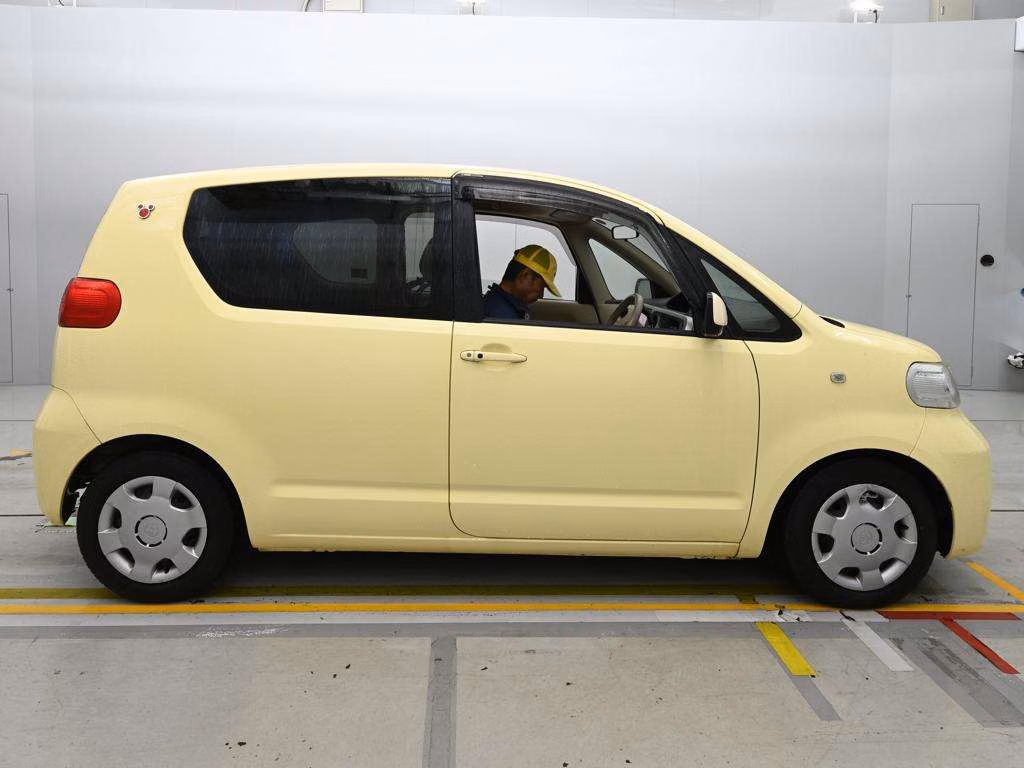 TOYOTA PORTE