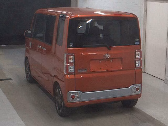 TOYOTA PIXIS MEGA