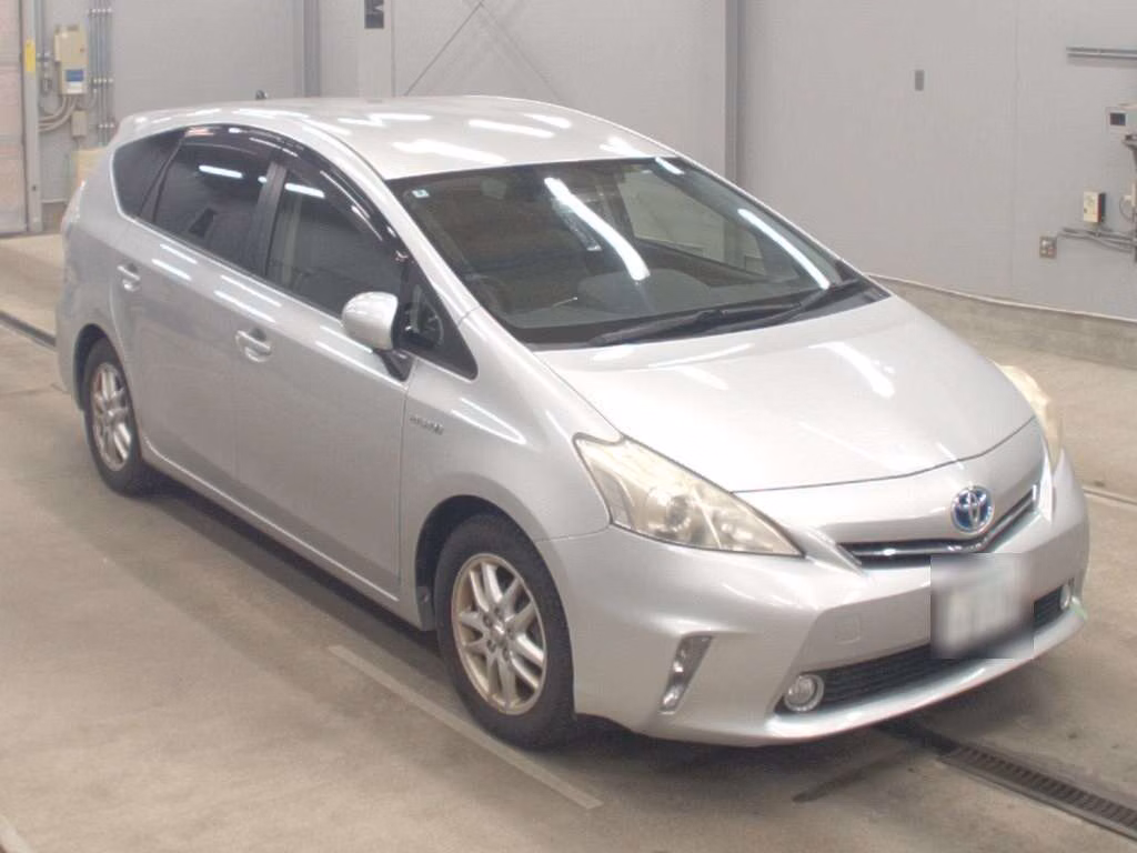 TOYOTA PRIUS ALPHA