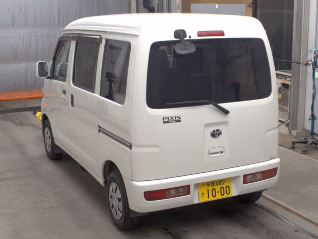 TOYOTA PIXIS VAN