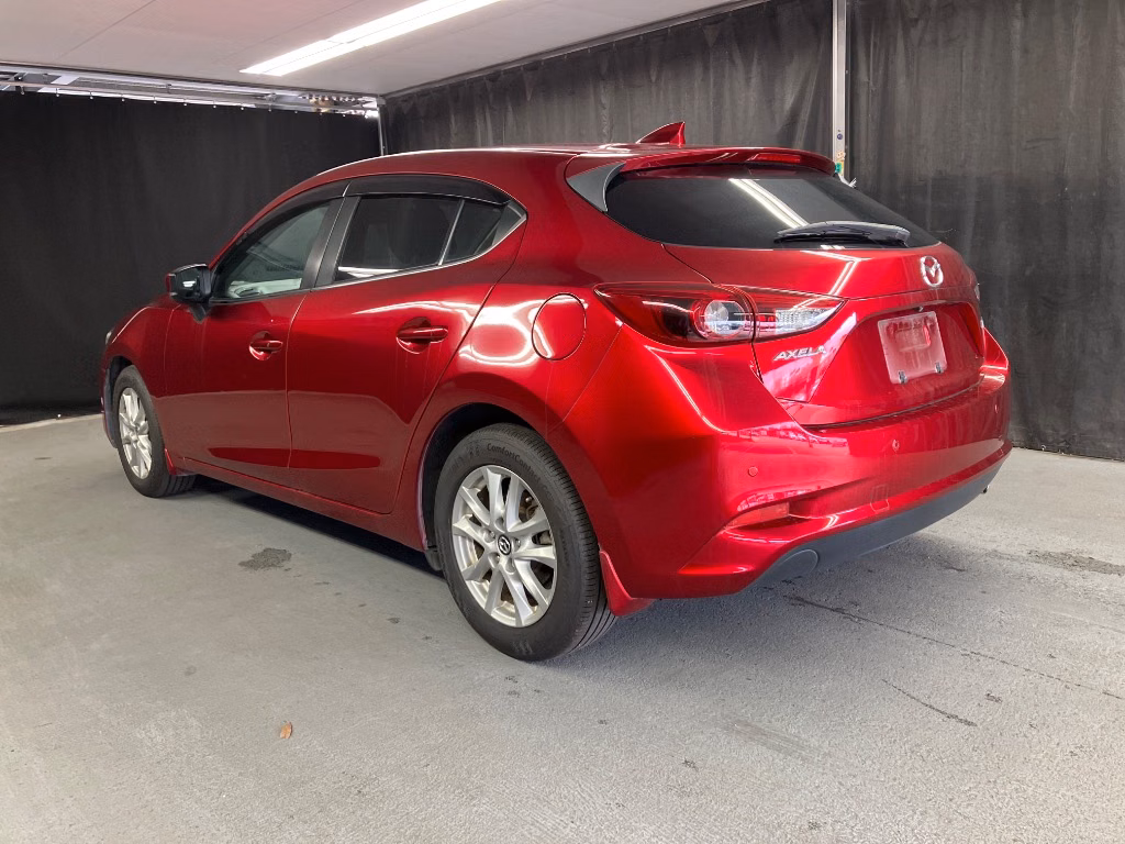 MAZDA AXELA