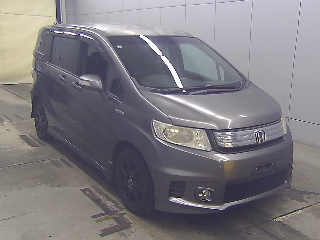 HONDA FREED SPIKE