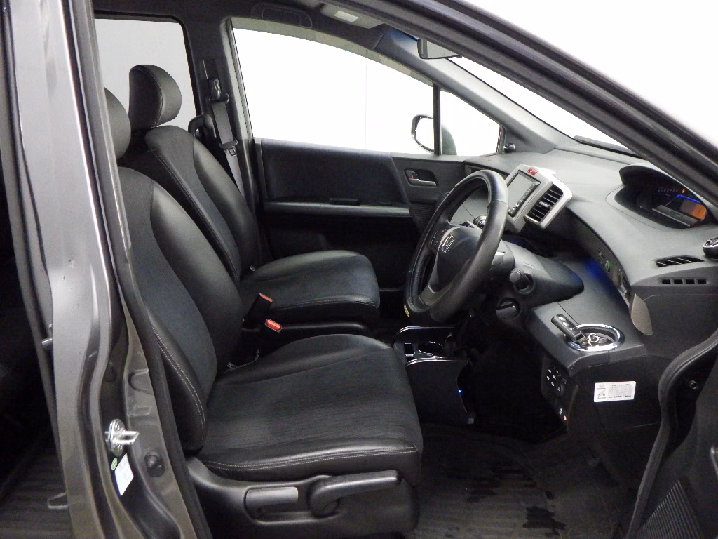 HONDA FREED SPIKE