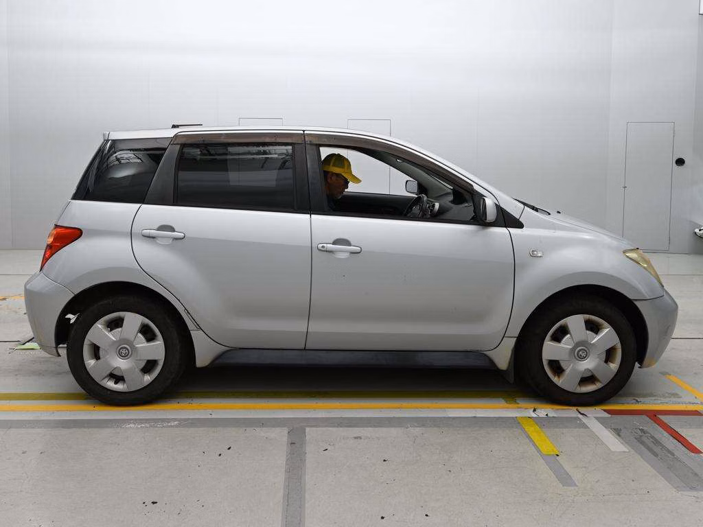 TOYOTA IST