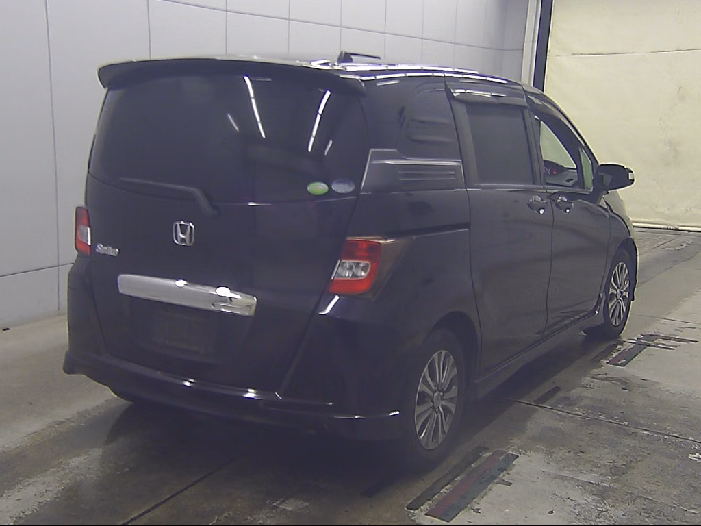 HONDA FREED SPIKE
