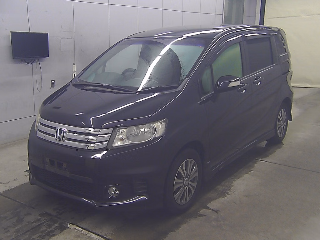 HONDA FREED SPIKE
