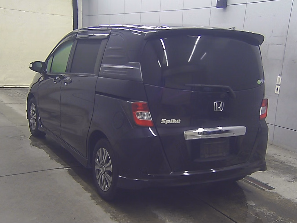 HONDA FREED SPIKE
