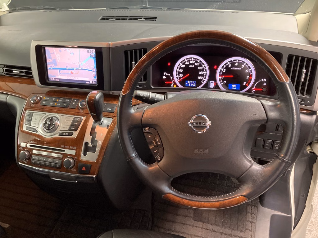 NISSAN ELGRAND