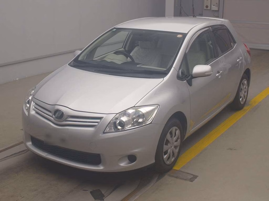 TOYOTA AURIS