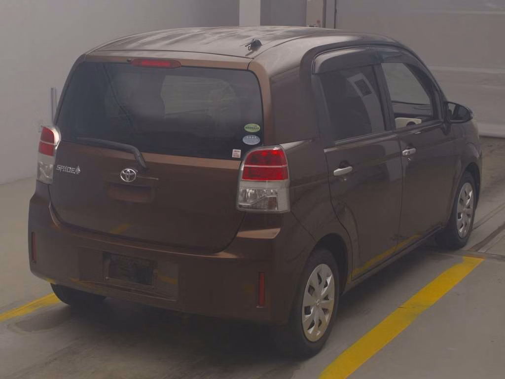 TOYOTA SPADE