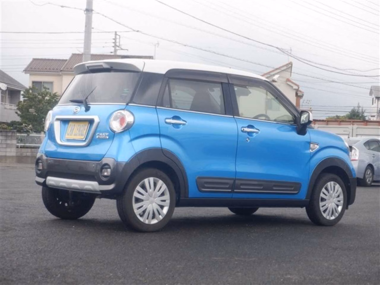 DAIHATSU CAST