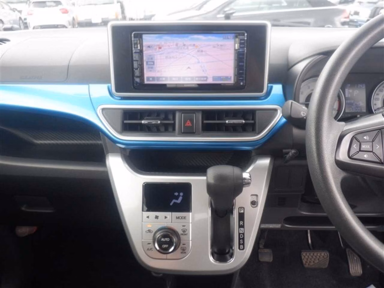 DAIHATSU CAST