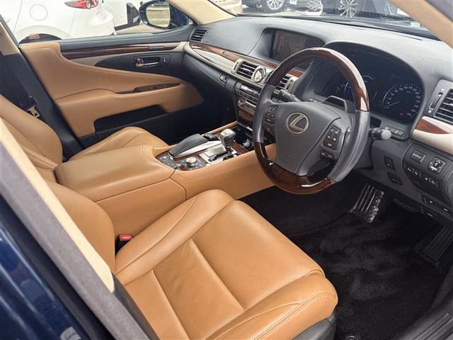 LEXUS LS600H