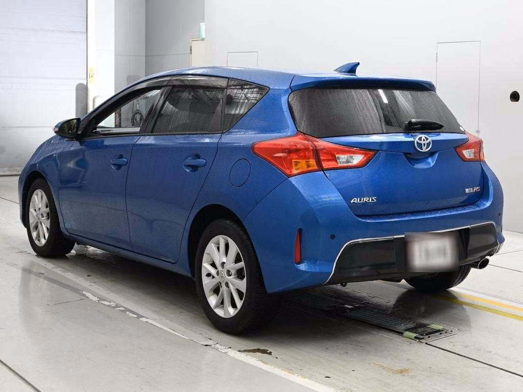 TOYOTA AURIS