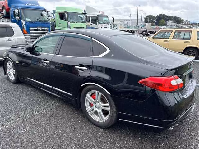 NISSAN FUGA