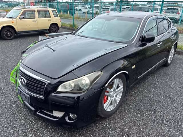 NISSAN FUGA