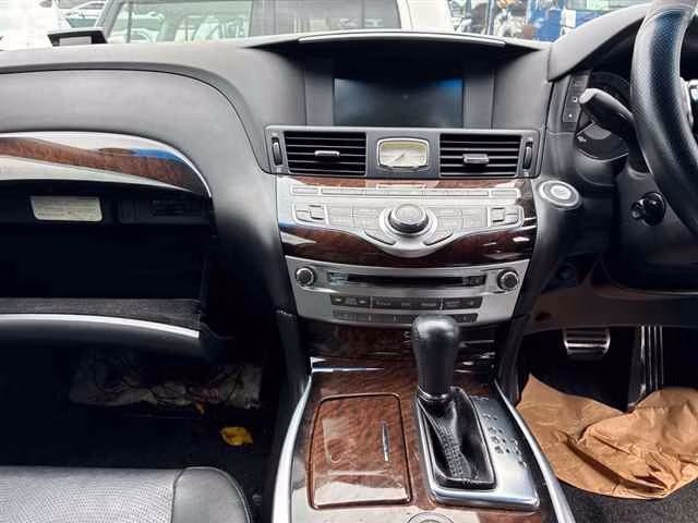 NISSAN FUGA