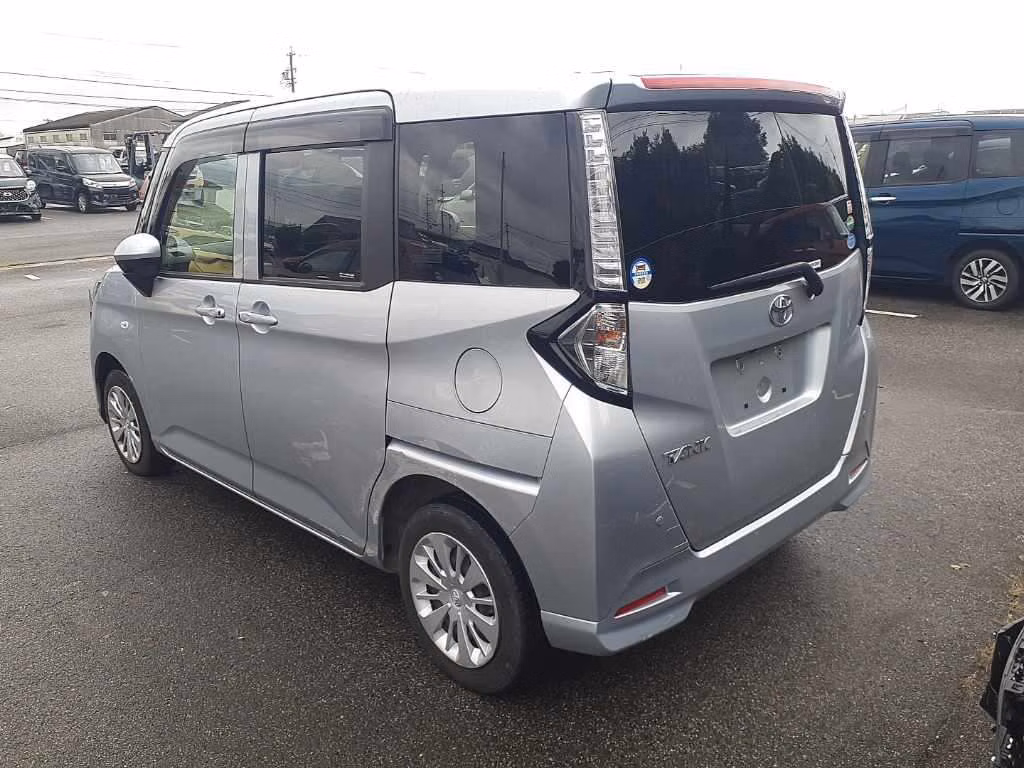 TOYOTA TANK