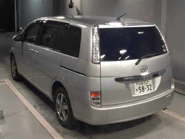 TOYOTA ISIS