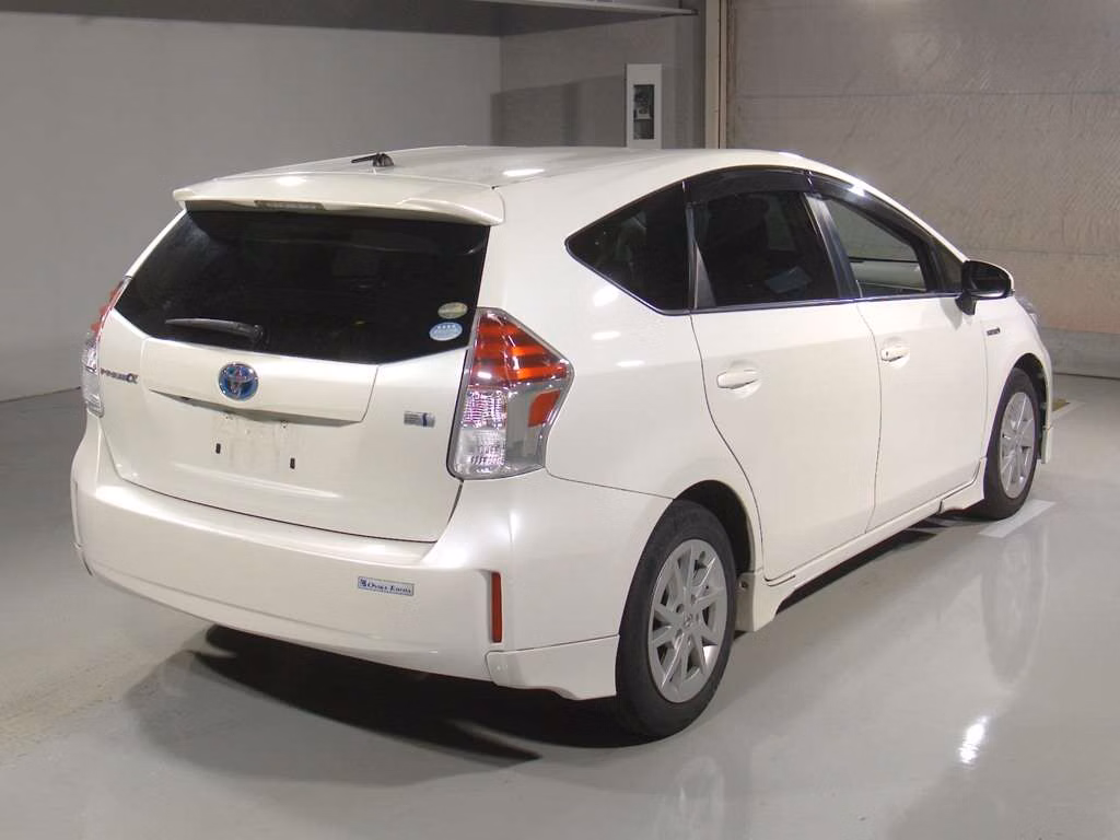 TOYOTA PRIUS ALPHA