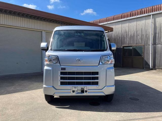 TOYOTA PIXIS VAN