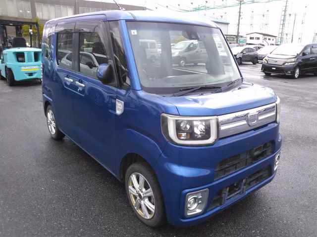 DAIHATSU WAKE