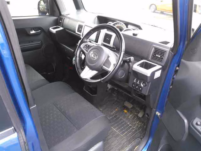 DAIHATSU WAKE