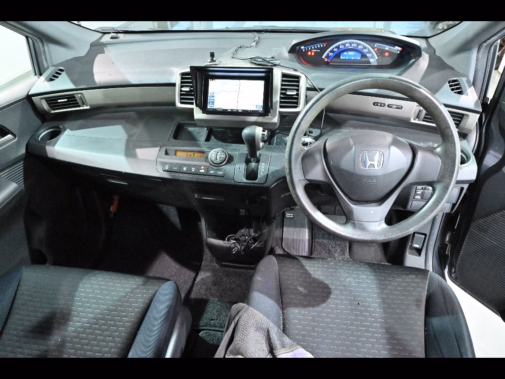 HONDA FREED SPIKE