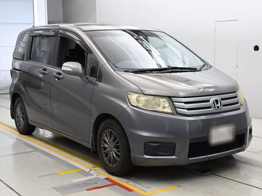 HONDA FREED SPIKE