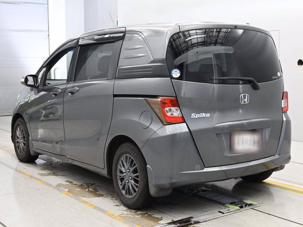 HONDA FREED SPIKE