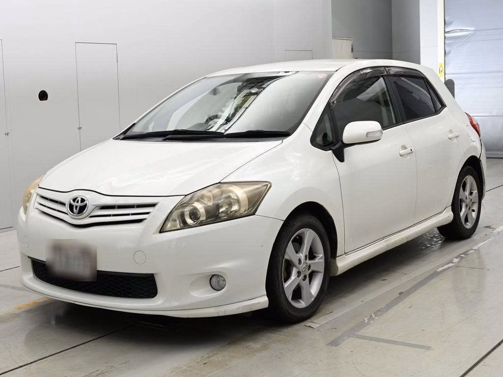 TOYOTA AURIS