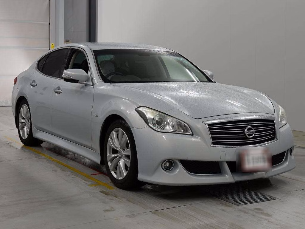 NISSAN FUGA