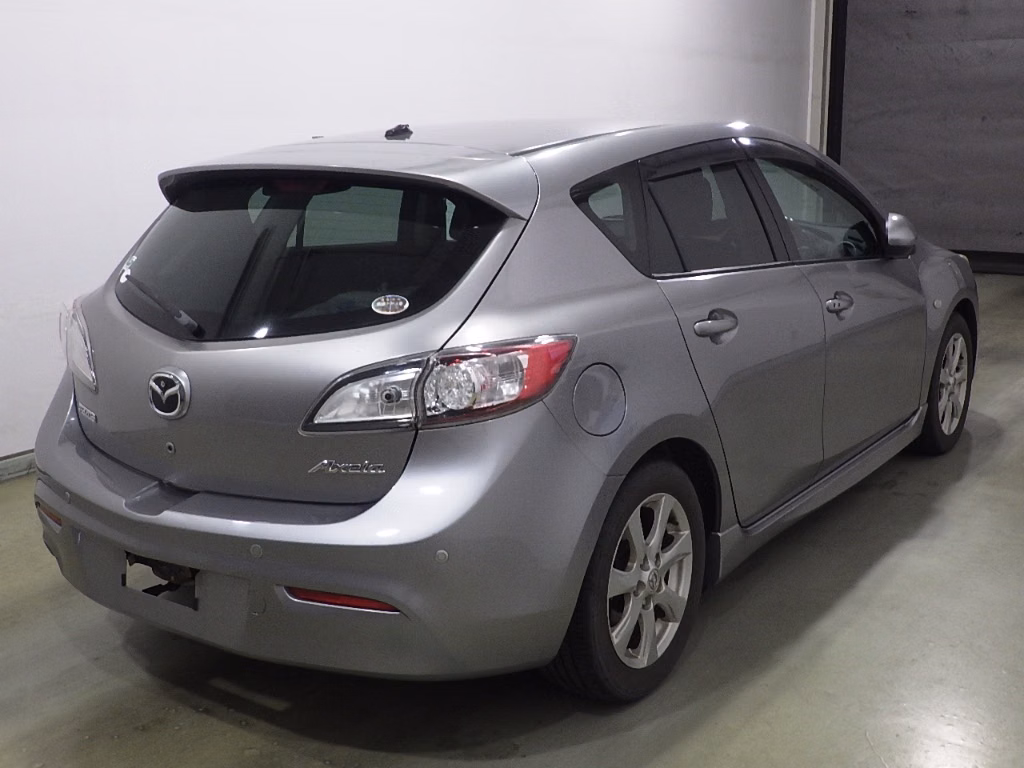MAZDA AXELA