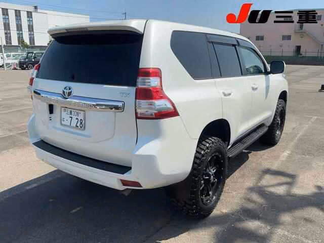 TOYOTA LAND CRUISER PRADO