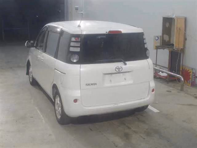 TOYOTA SIENTA