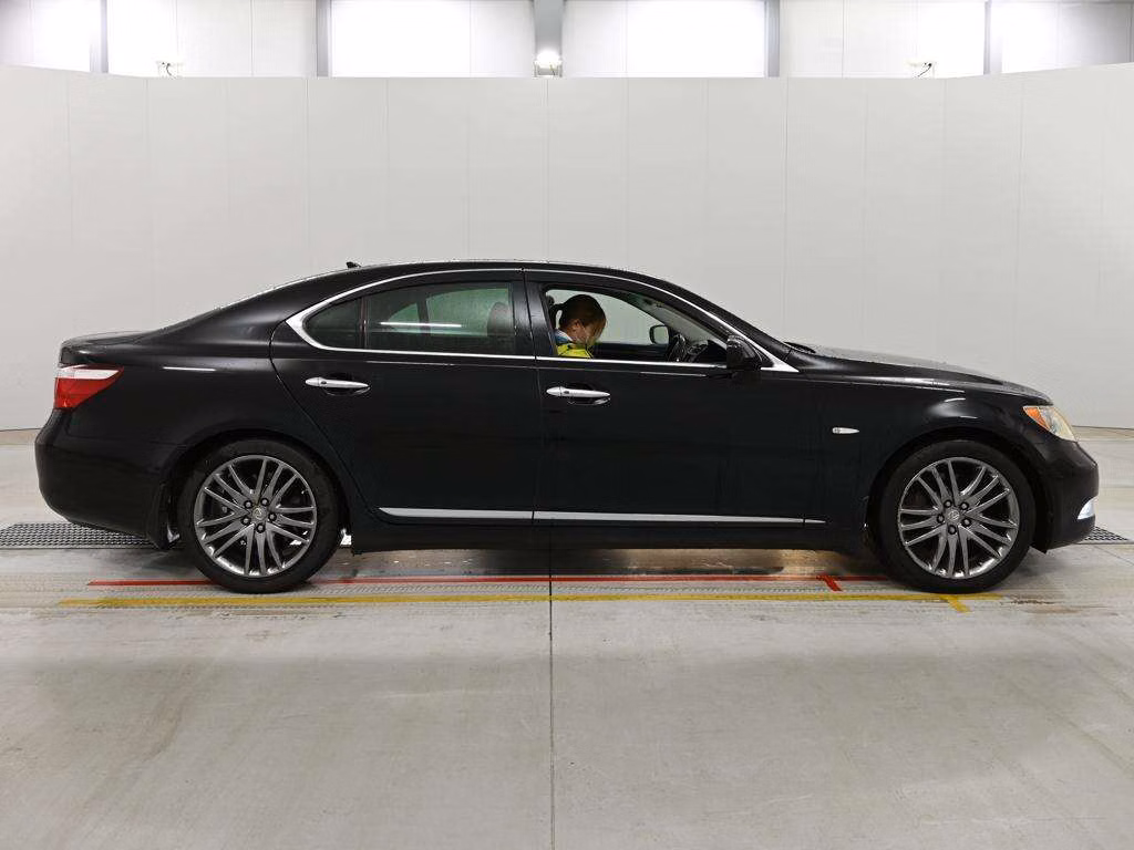 LEXUS LS460