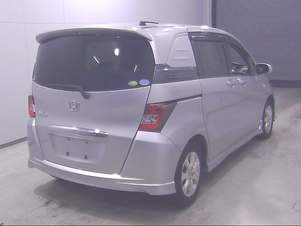HONDA FREED SPIKE