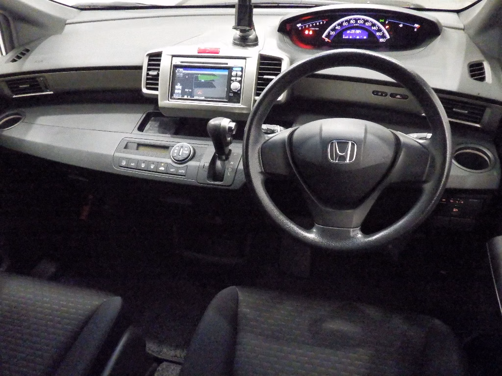 HONDA FREED SPIKE