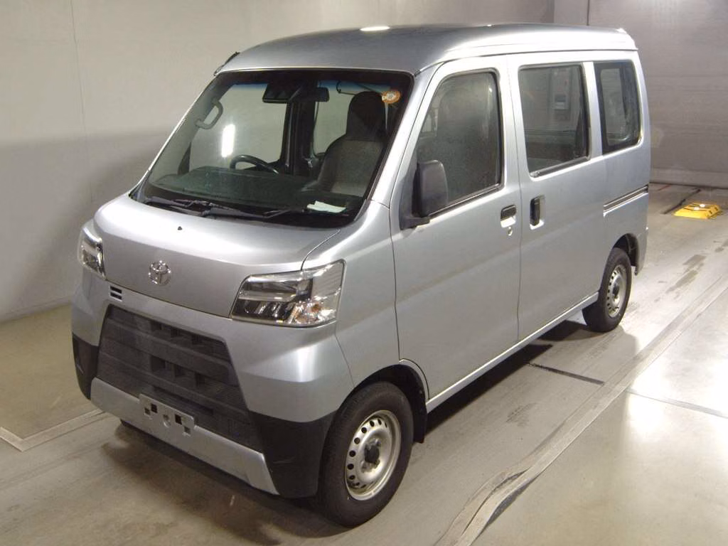 TOYOTA PIXIS VAN