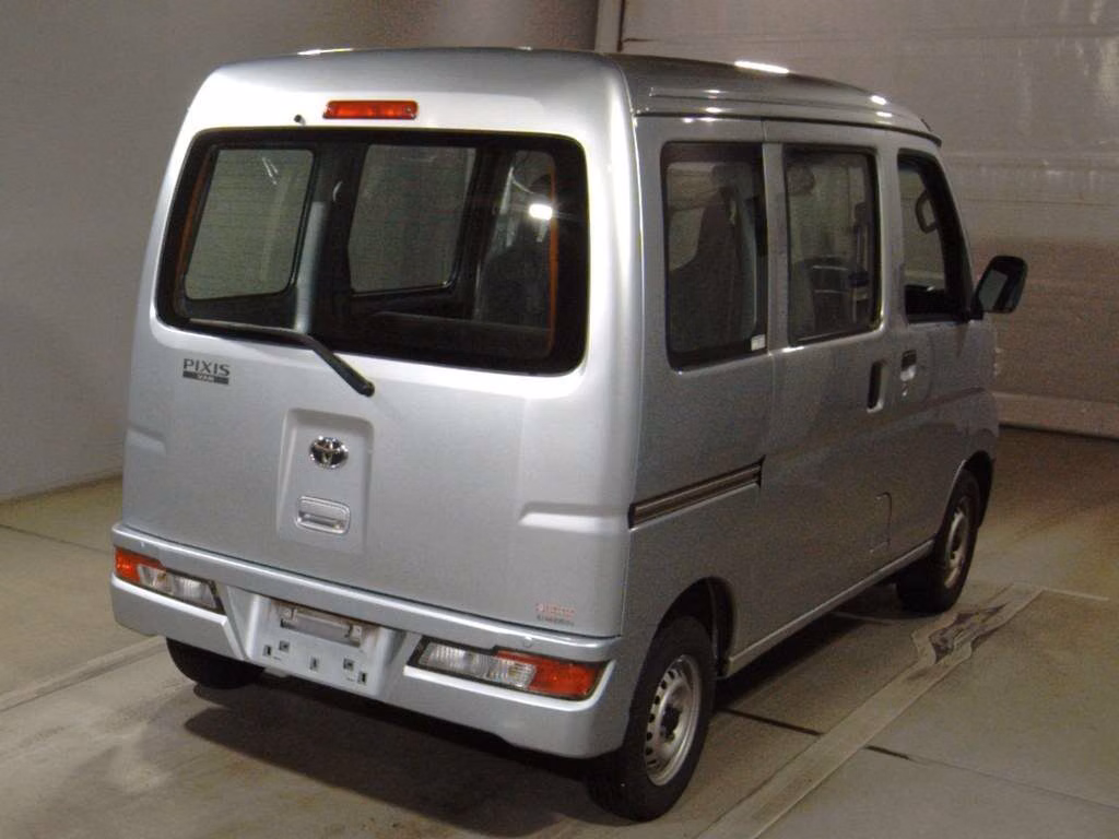 TOYOTA PIXIS VAN