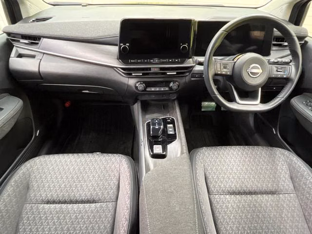 Nissan Aura